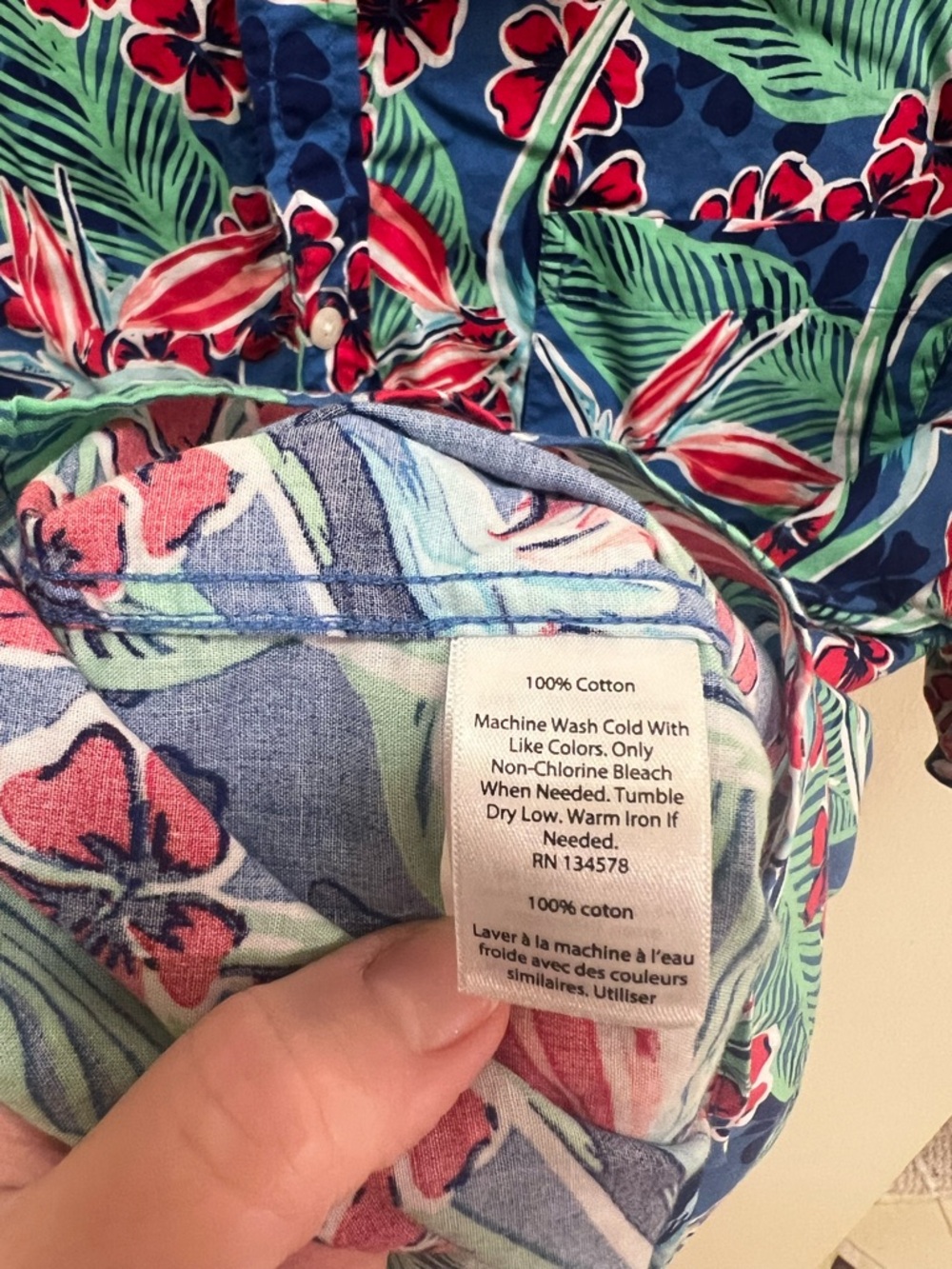 Vineyard Vines Men’s Blue Tropical Floral Short-Sleeve Button-Down Shirt - Picture 6 of 6